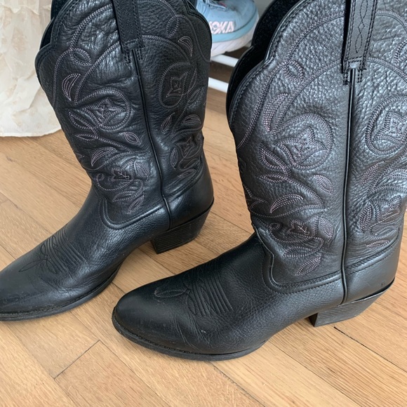 Women’s Heritage R Toe Western Boot - Picture 6 of 9